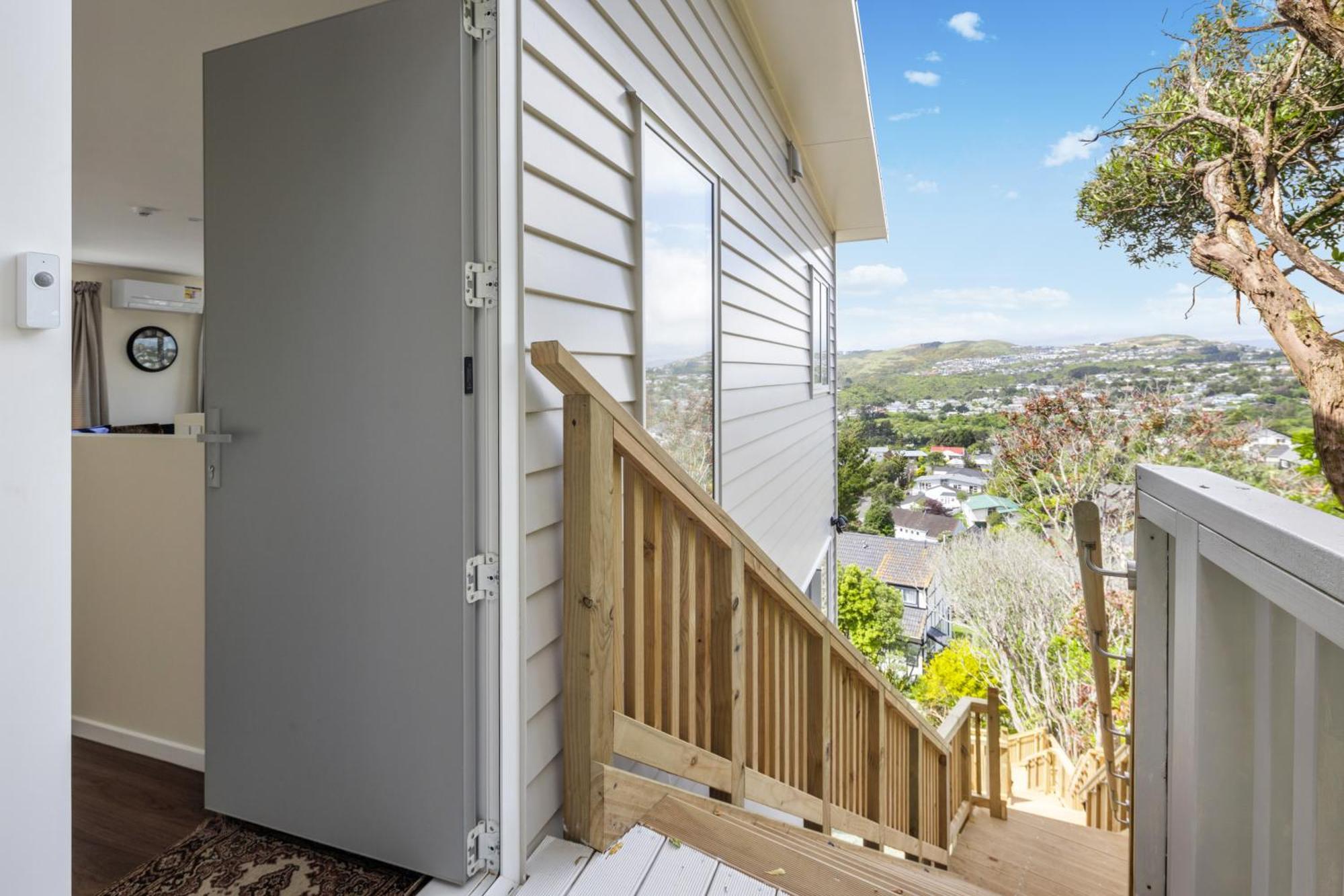 Stunning View, Privacy, Close To Ferry & Brand-New Wellington Exterior photo