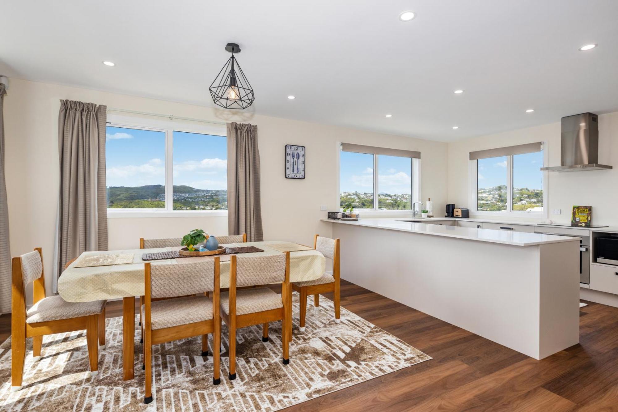 Stunning View, Privacy, Close To Ferry & Brand-New Wellington Exterior photo