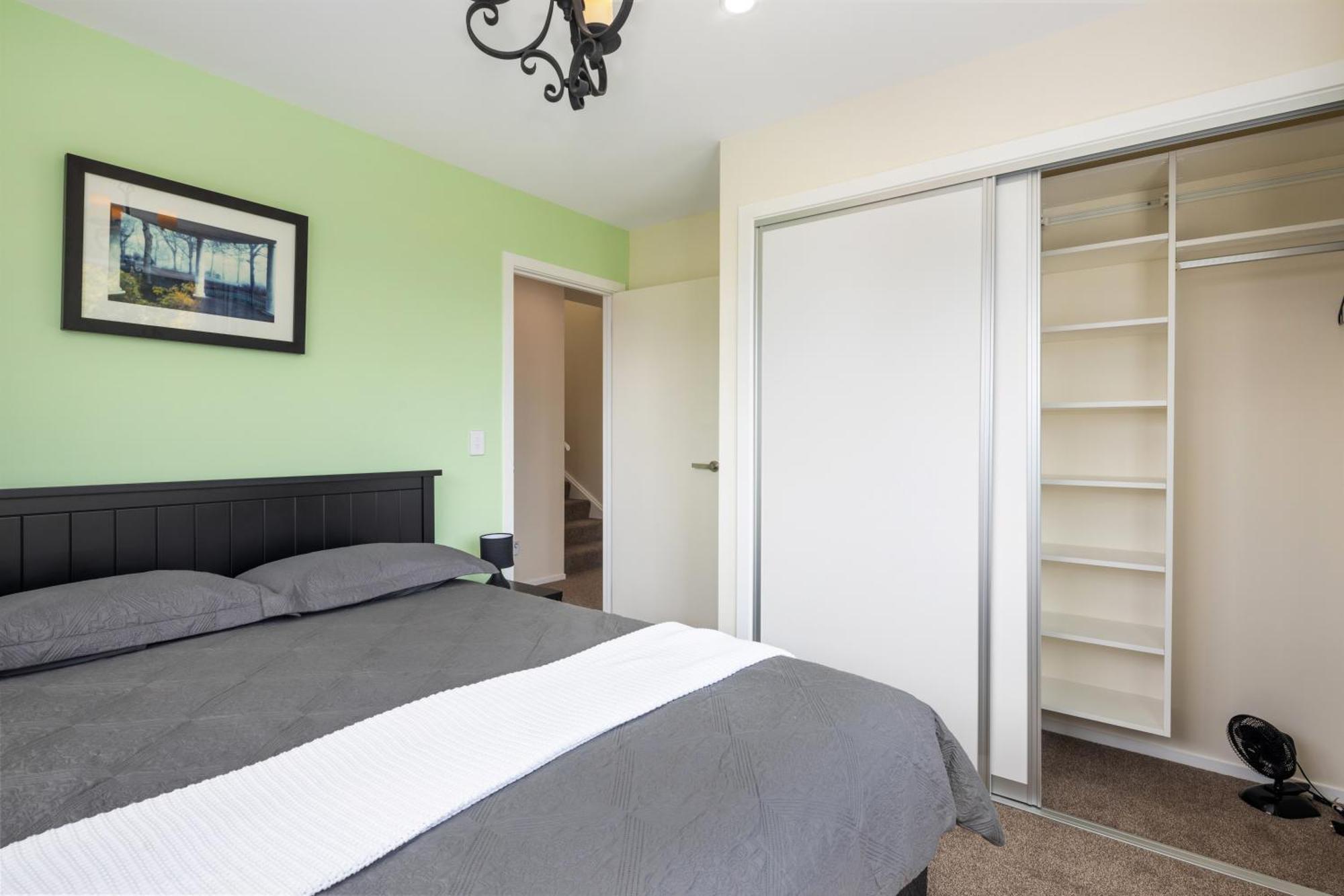 Stunning View, Privacy, Close To Ferry & Brand-New Wellington Exterior photo